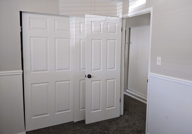 Upstairs Bedroom #1 Entry and Double-Wide Closet - 1820 N Afton Cir