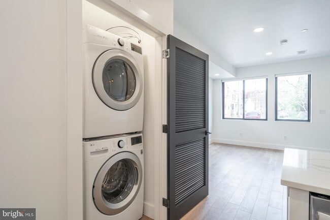 Building Photo - 3222 Turner St