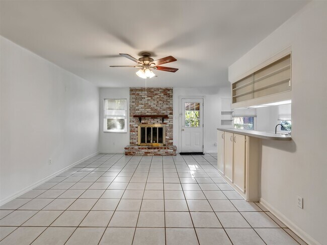 Building Photo - 15443 W Willowwind Cir