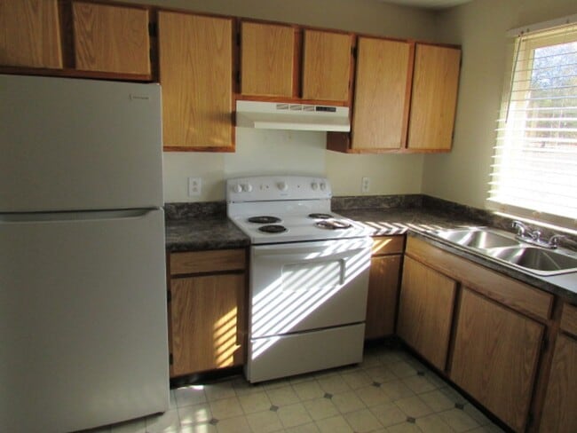 Building Photo - Quadplex unit!!