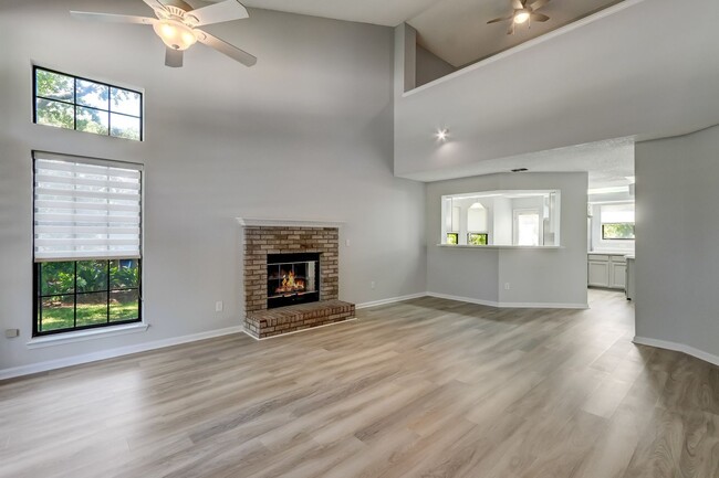 Building Photo - Home on Amelia Island