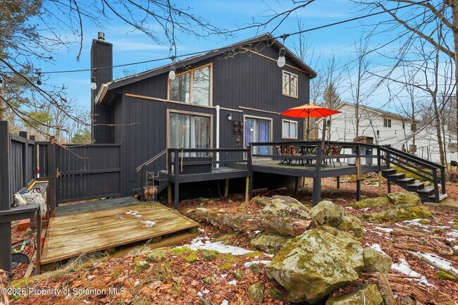 Building Photo - 1379 Winding Way