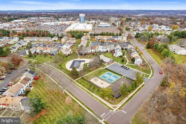 Building Photo - 404 Hopkins Ct