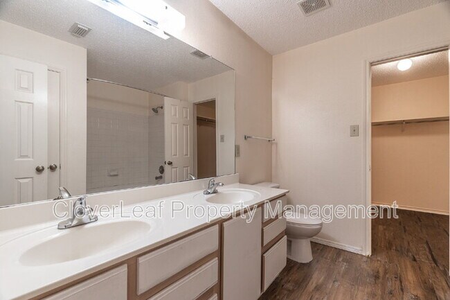 Building Photo - 1045 Stone Trail