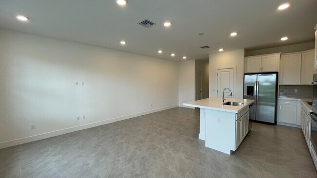 Building Photo - 209 Preserve Trl S