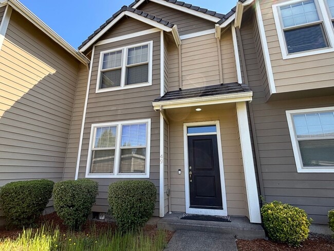 Building Photo - Modern Townhome Available in Wilsonville