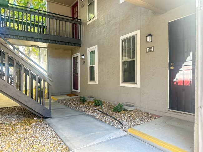 Building Photo - Move-in Incentive! End-Unit Condo in South...