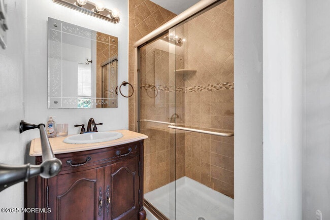 Building Photo - 438 Oak Knoll Dr