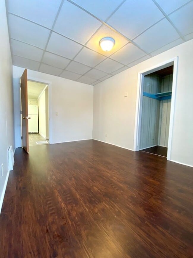Building Photo - 714 4th St