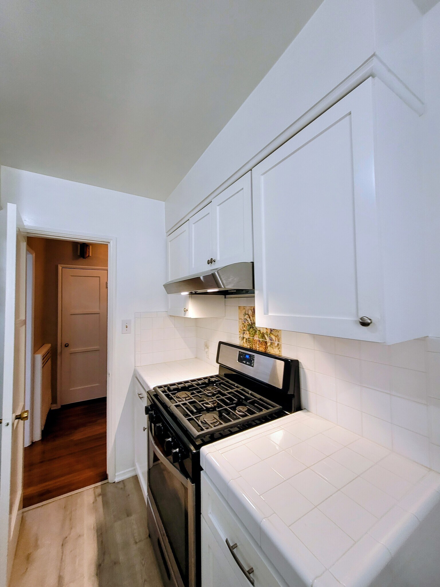 Building Photo - 305 N Palm Ave