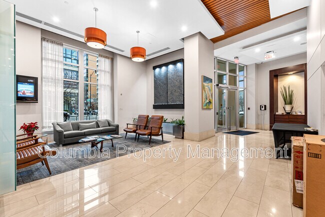 Building Photo - 1025 1st St SE