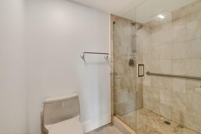 Building Photo - 701 Seafarer Cir