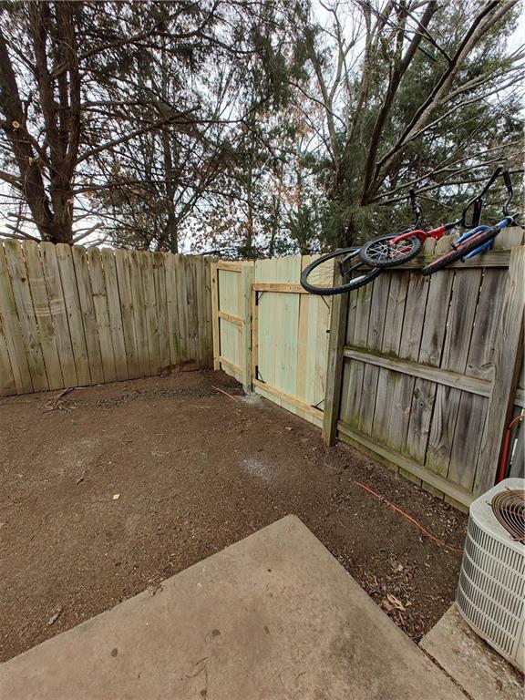 Building Photo - 9 W Rainsong St