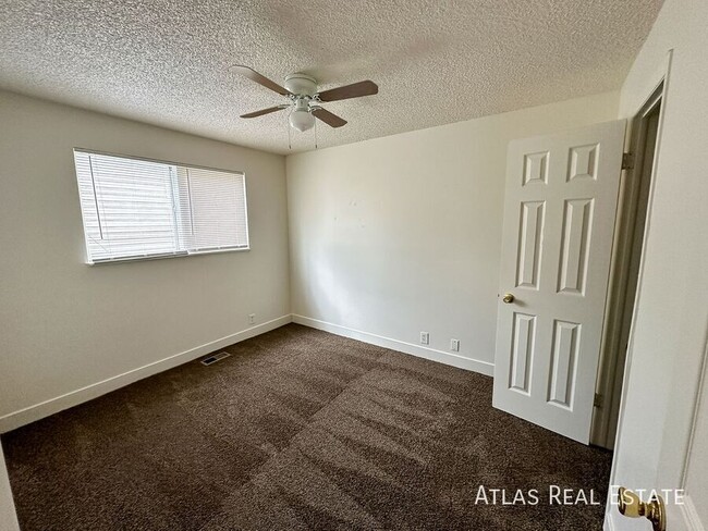 Building Photo - Newly Remodeled Ground Floor Unit | 2 Beds...