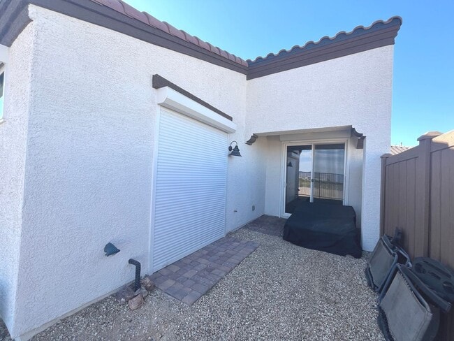 Building Photo - Single-story 1326 sq ft, townhome built in 2019 w/3 bed, 2 bath & spacious attached 2-car garage ...