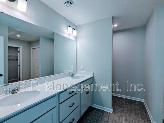 Building Photo - 20137 78th Pl