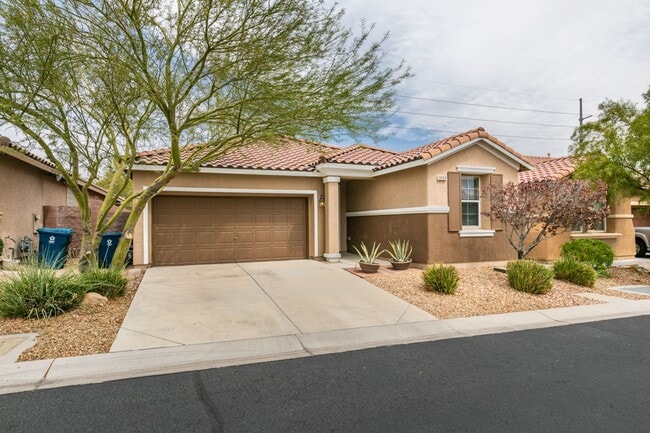 Building Photo - 3- Bedroom, 2- Bathroom home in Mountain's...