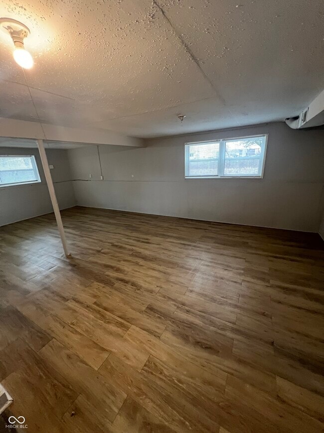 Building Photo - 9413 English Oak Dr