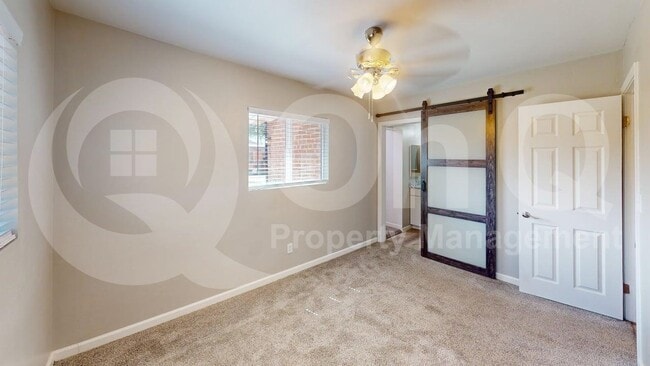 Building Photo - 4702 E Cooper St