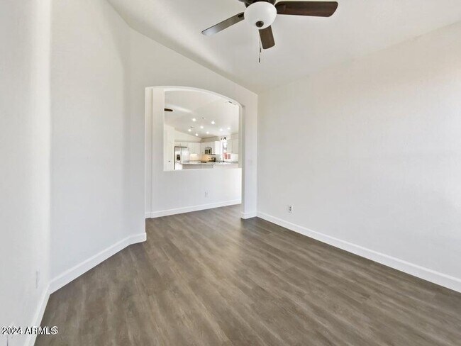 Building Photo - 866 S Cerise