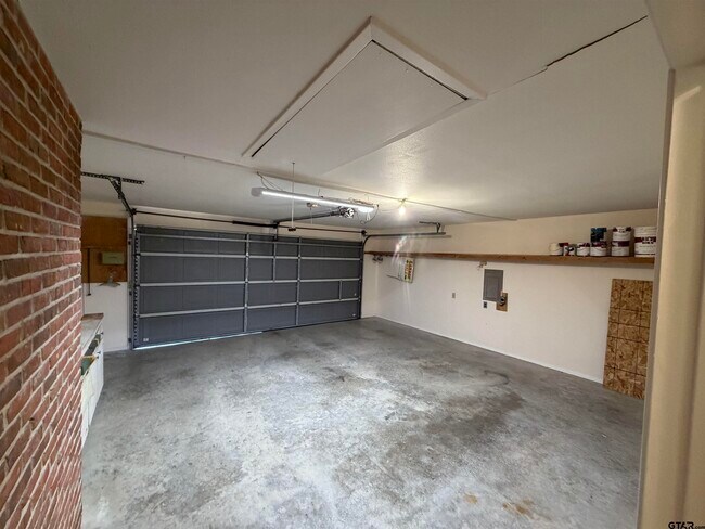 Building Photo - 1311 Larkspur Ln