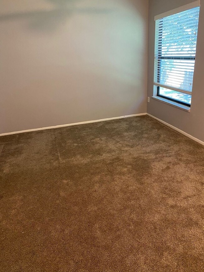 Building Photo - 2/2.5 WINTER SPRINGS