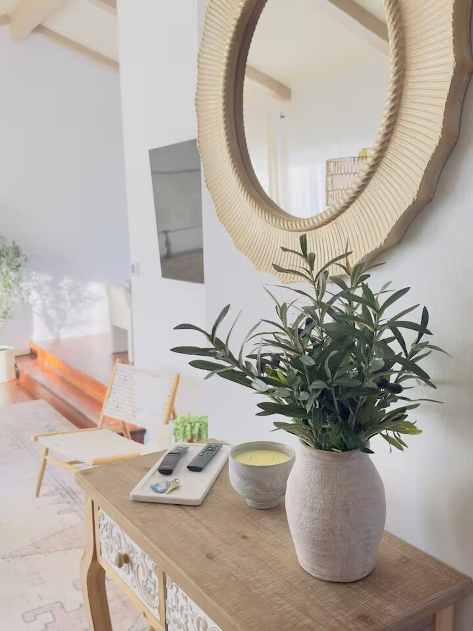 Building Photo - 14261 Mango Dr