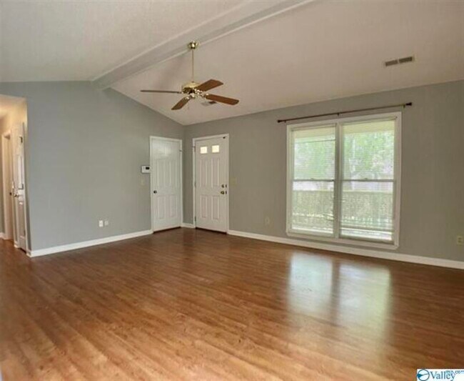 Building Photo - 158 Hollington Dr NE