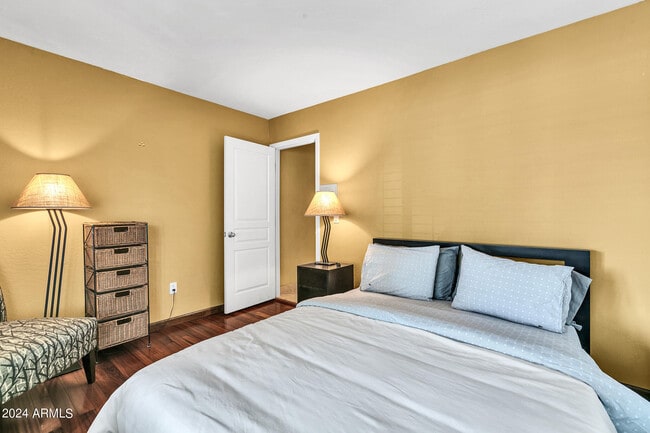 Building Photo - 8532 E San Bruno Dr