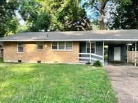 Building Photo - 4368 Gardenview Dr