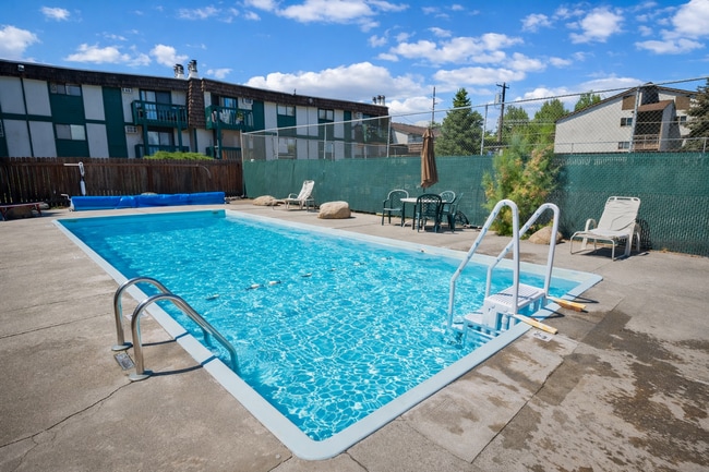 Building Photo - 2121 E Upriver Dr