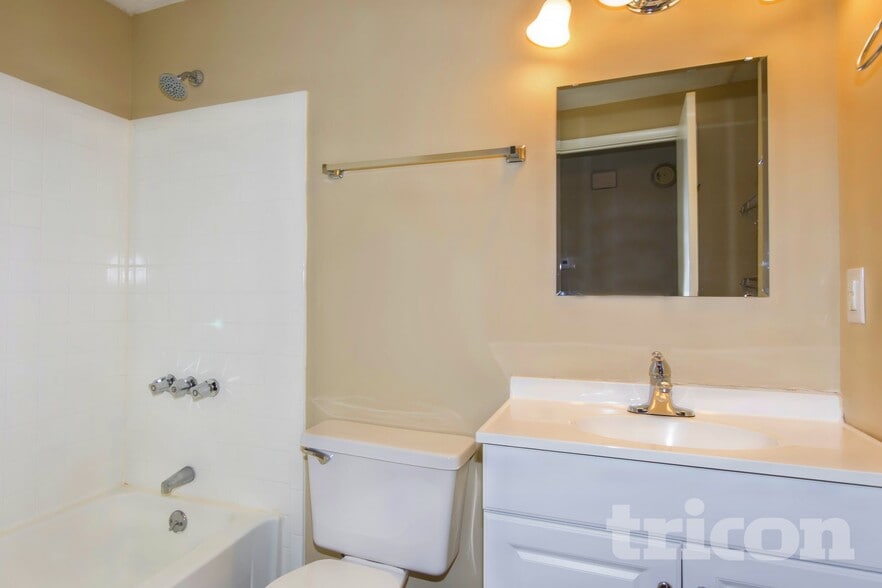 Building Photo - 6 Forestgrove Ct