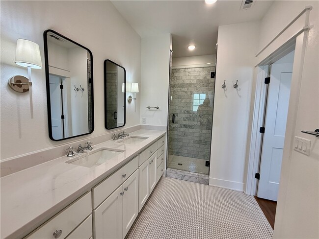 Building Photo - 825 NW 14th St