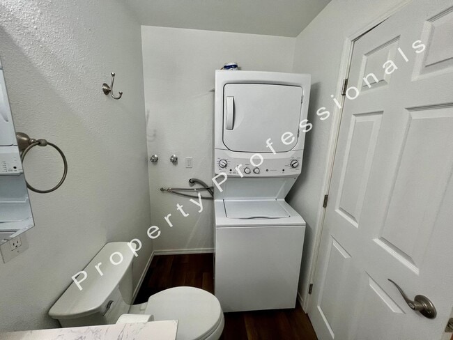 Building Photo - Remodeled Apartment for Rent in Silt