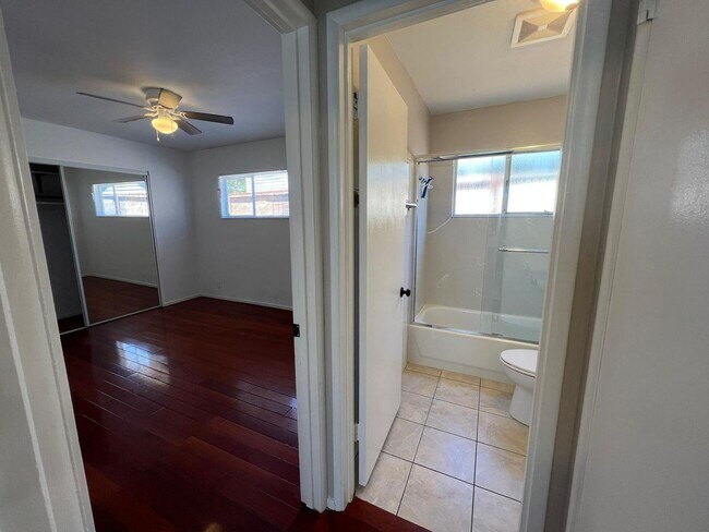 Building Photo - Single level condo