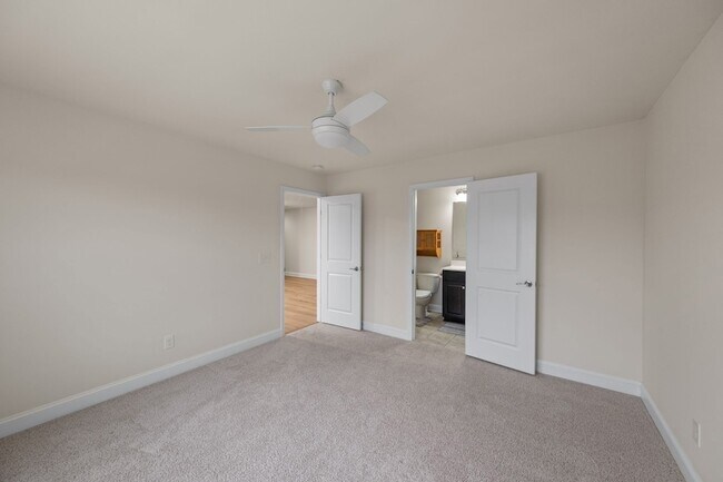 Building Photo - 3002 DaVinci Ct