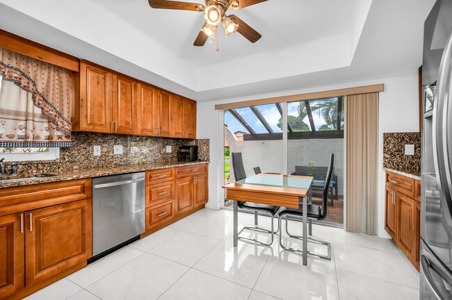 Building Photo - 13462 Sabal Palm Ct