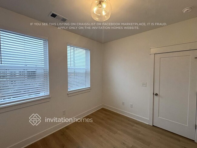 Building Photo - 422 38th Ave N