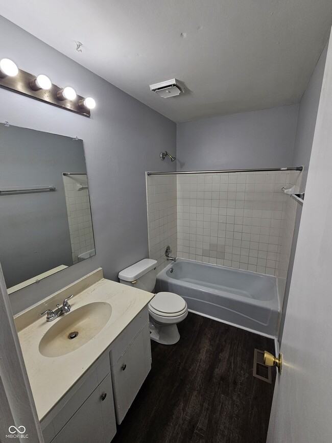 Building Photo - 6314 Commons Dr