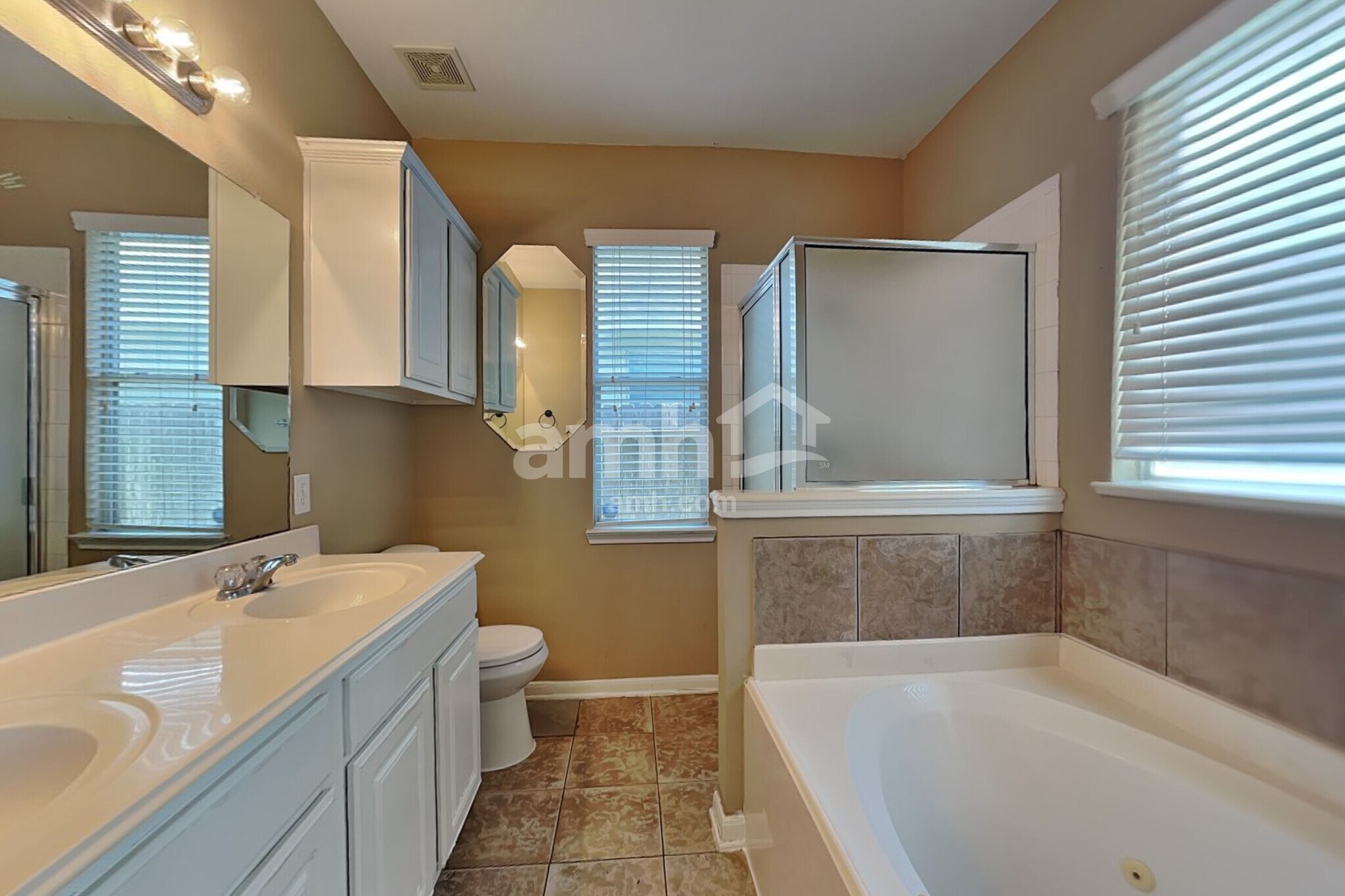 Building Photo - 7418 Jacobs Well Dr
