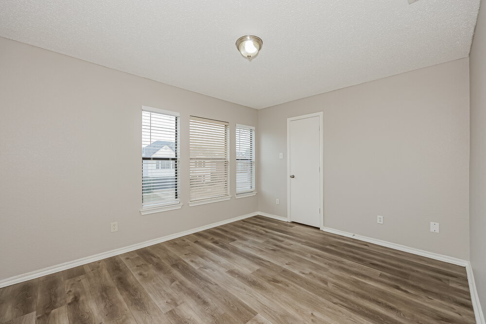 Building Photo - 3149 Pine Valley Dr