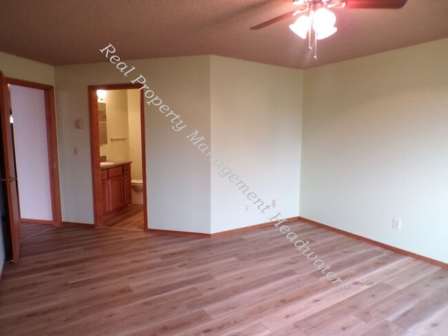 Building Photo - 2 Bed 2 Bath Condo For Rent