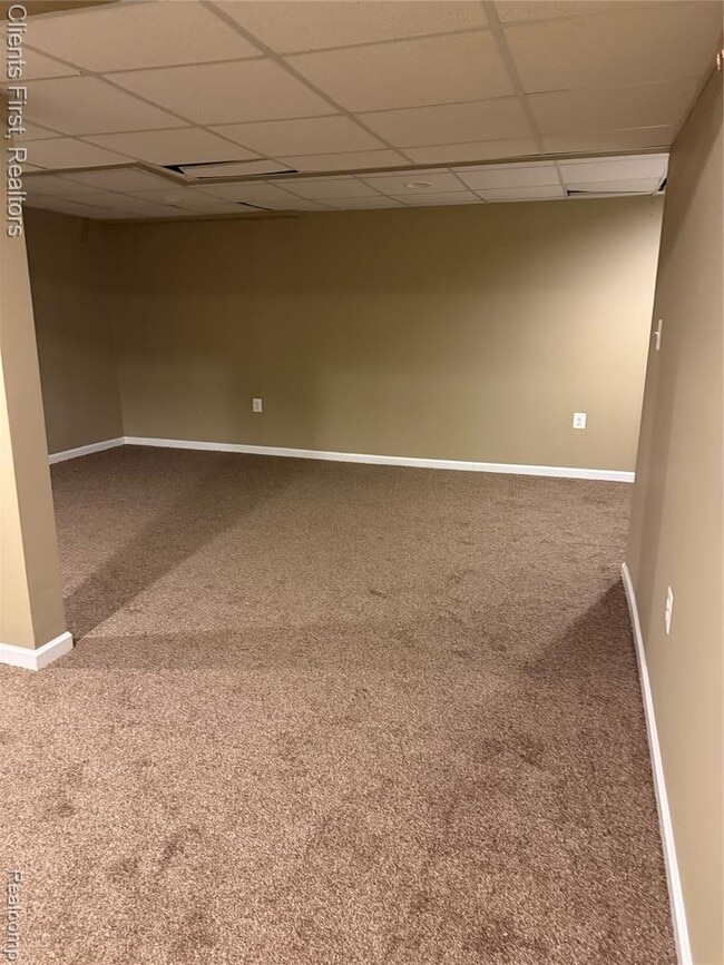 Building Photo - 35285 Pennington Dr