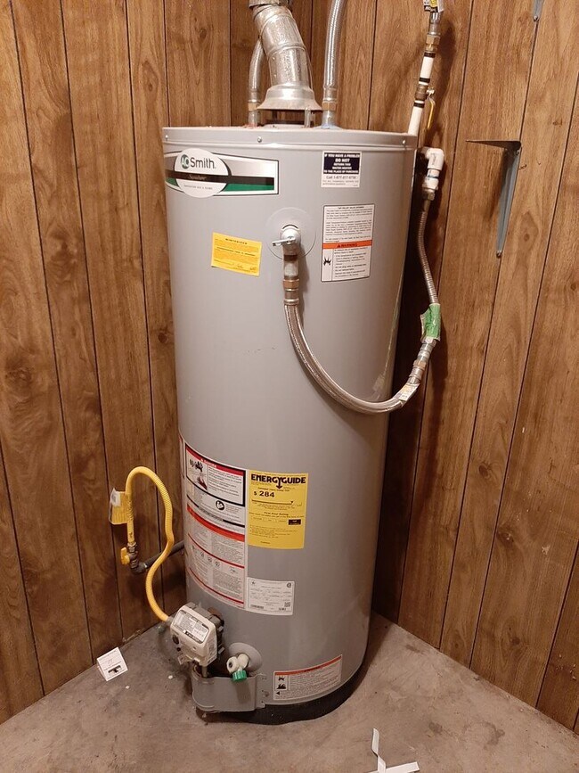 Building Photo - 205 Jim Denton