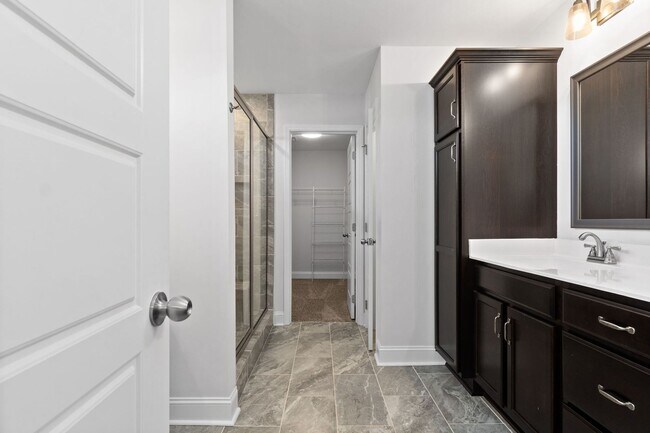 Building Photo - Pet Friendly Three Bedroom!