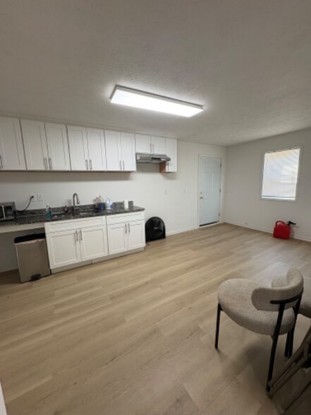 Building Photo - 4508 King Lear Dr