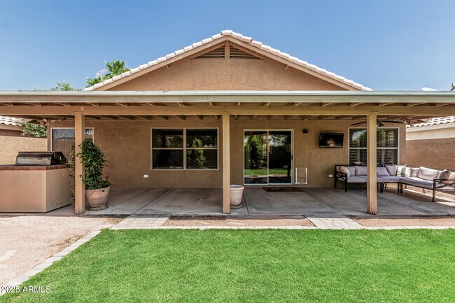 Building Photo - 4109 E Graythorn Ave
