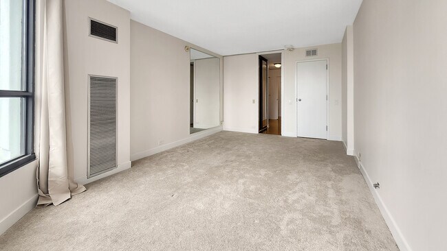 Building Photo - 405 N Wabash Ave