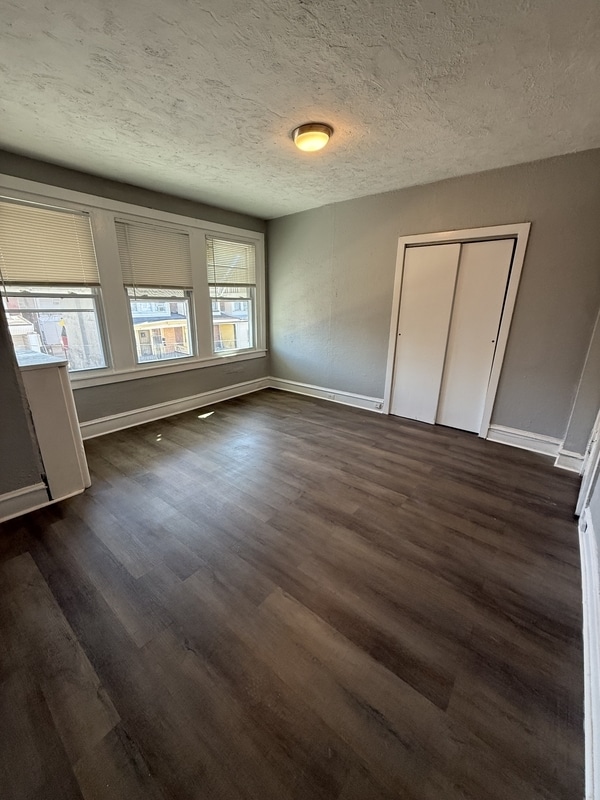 Building Photo - 5623 Ridgewood St