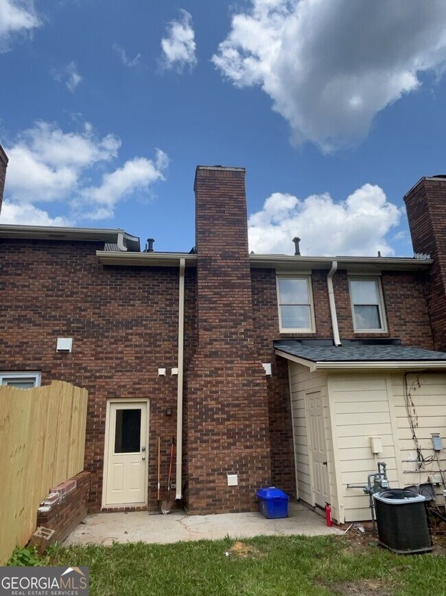 Building Photo - 169 Walter Way